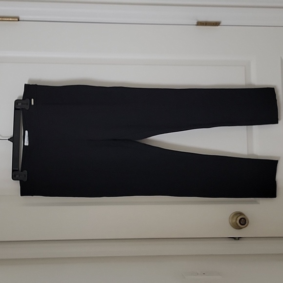 Calvin Klein Size M Black Pull on Style Skinny Pants, Excellent Used Condition - Picture 1 of 15